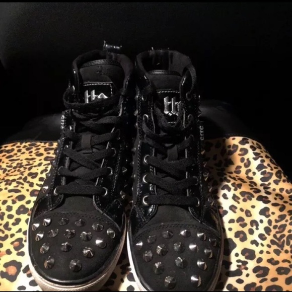 cute to the core spiked shoes woman’s size 7 - Picture 3 of 5